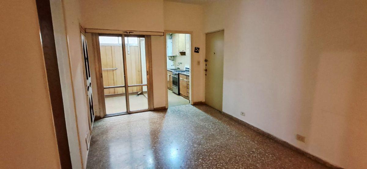 Departamento en venta 3 AMB con patio en Parque Patricios