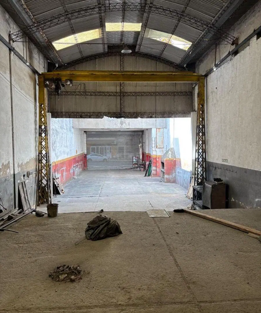 Alquiler amplio galpón 4
