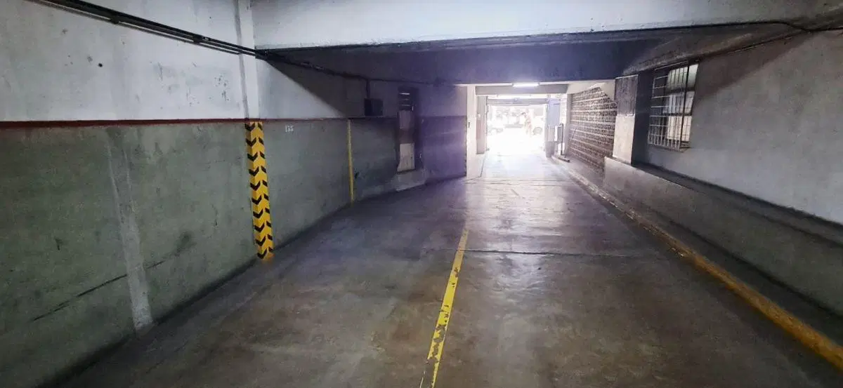 Venta Cochera sobra Av. Caseros. Parque Patricios 3
