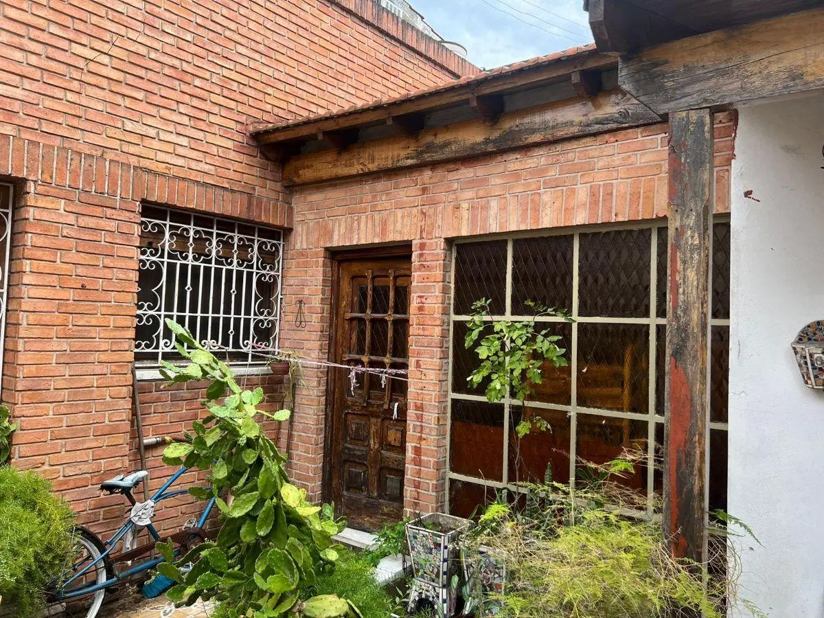Venta Casa 3 AMB con patio y cochera en Pompeya 4