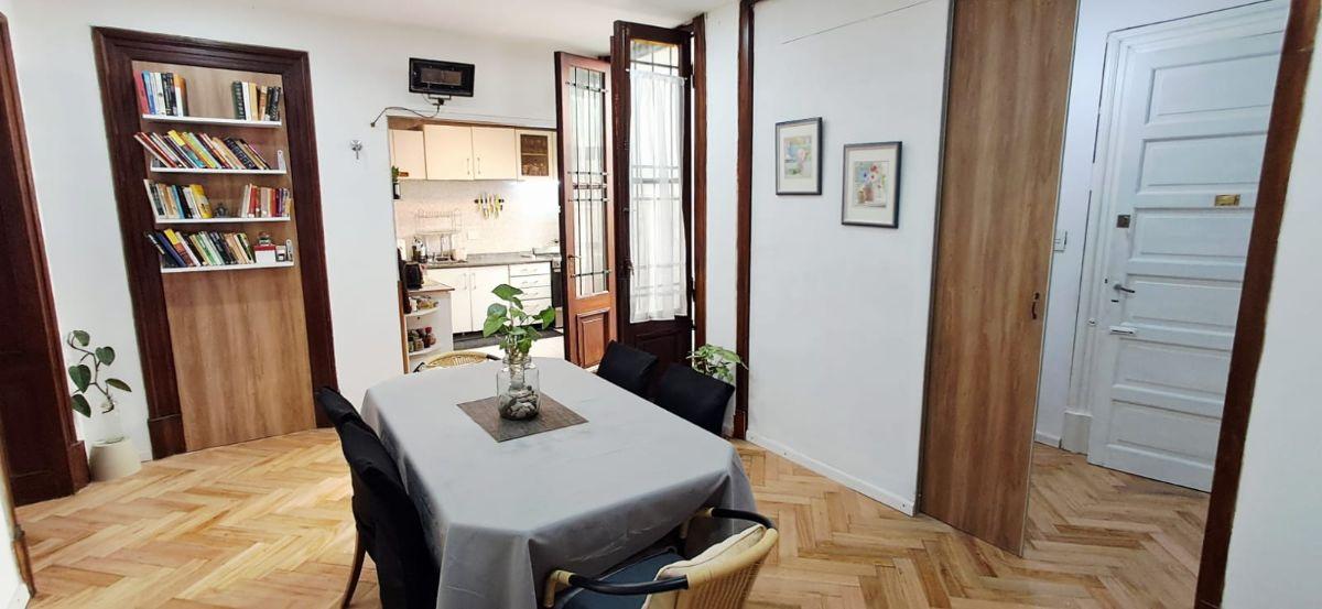Foto de PH en venta balcón al frente sobre Av. Caseros en Parque Patricios, imagen 5