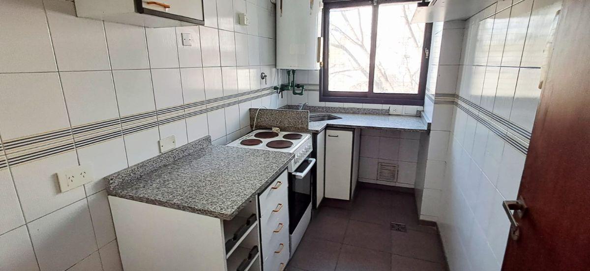 Foto de Departamento de con 1 dormitorio y balcón en alquiler en Balvanera, imagen 1