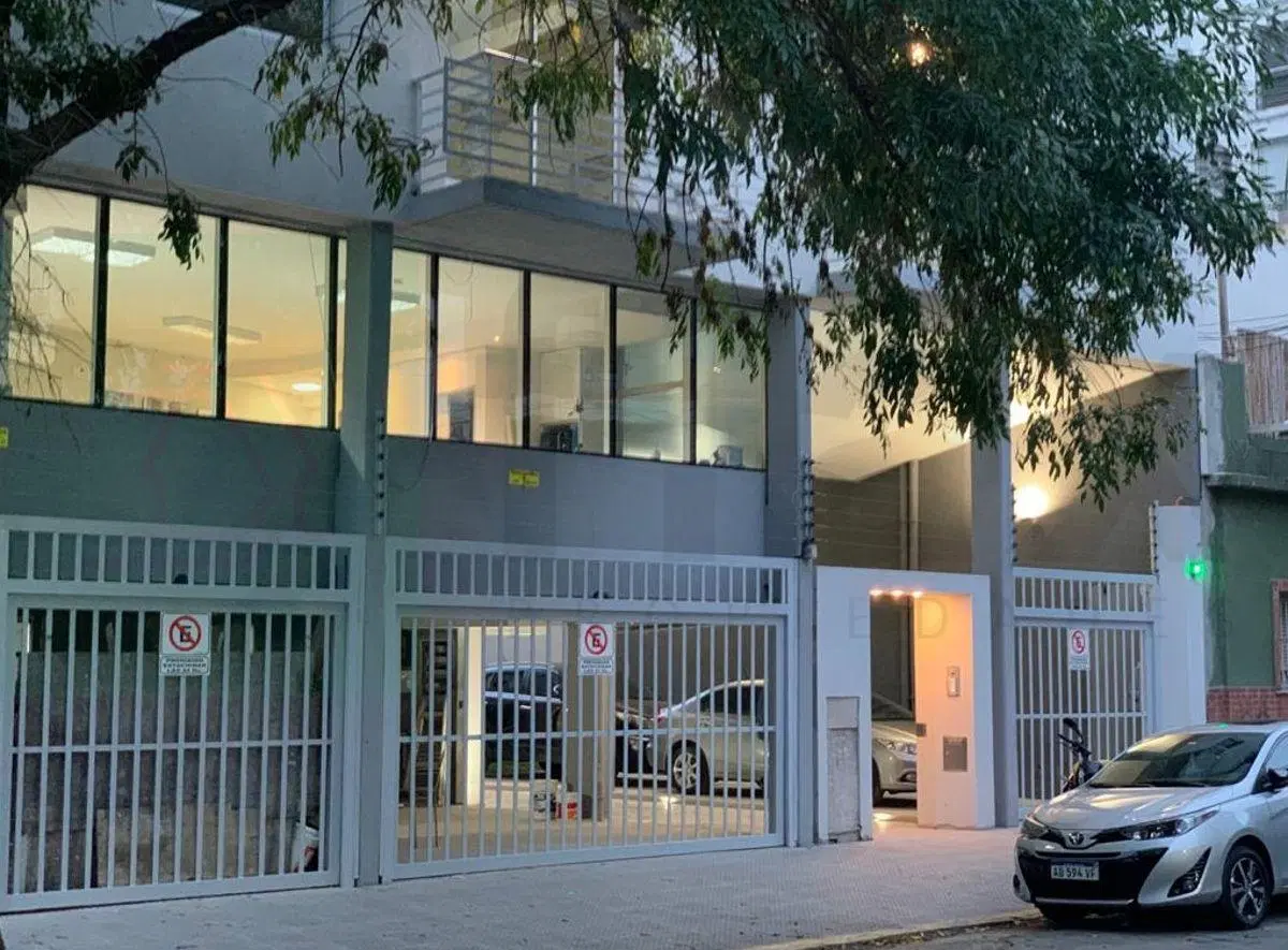 Oficina Comercial · Ramos Mejía 629 · Cochera 2 autos · Parque Centenario 5