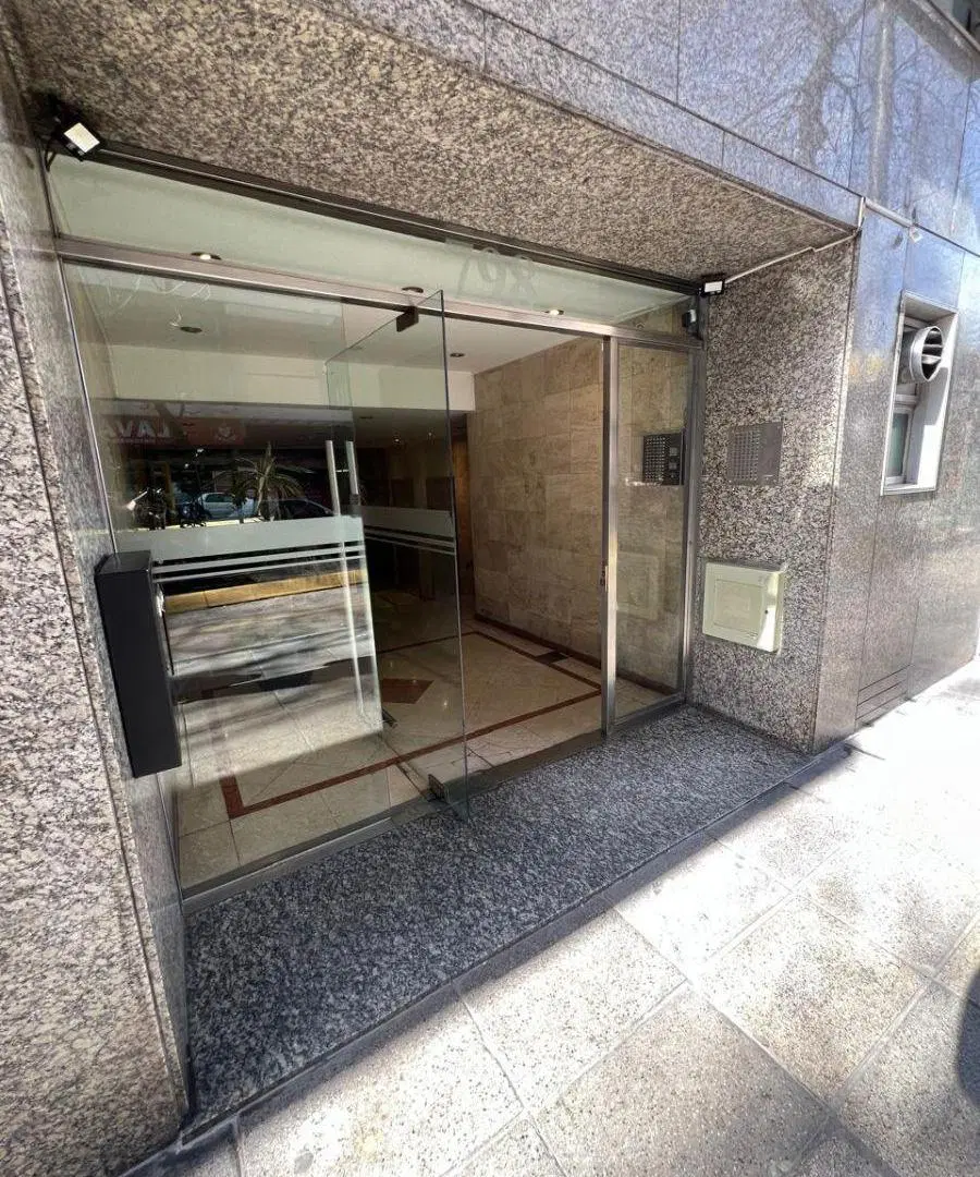 Departamento de 59 m² con 2 habitaciones y 2 Baños en Venta · Monserrat 8