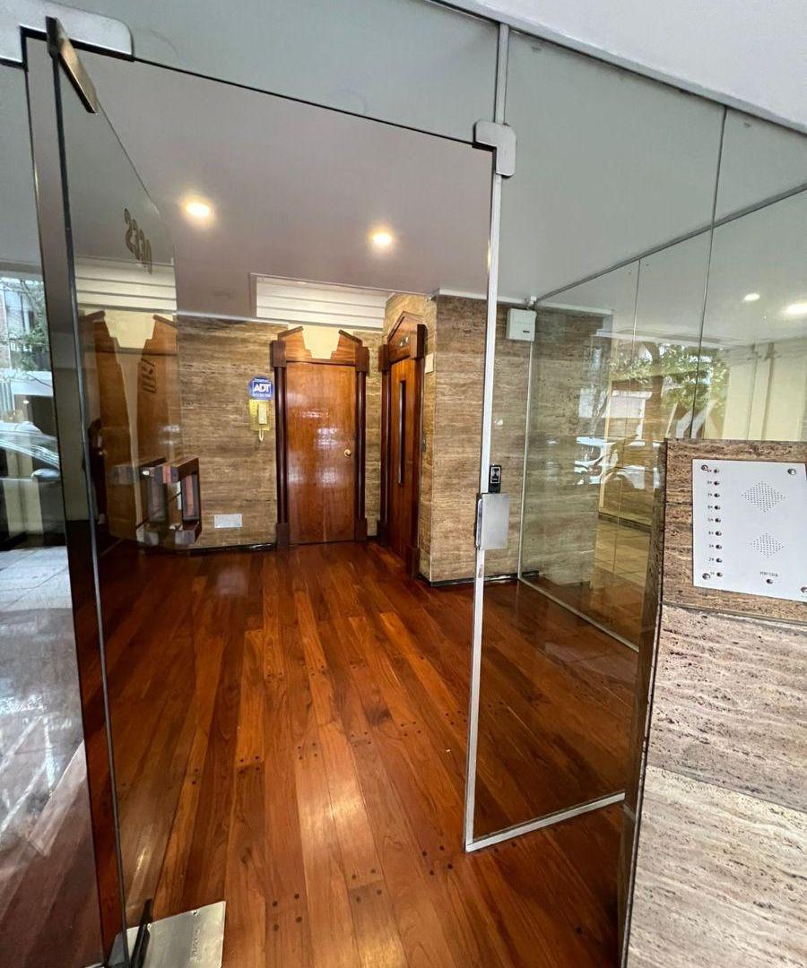 Foto de Departamento de 197 m² · 5 Ambientes con Dependencia · Cochera Fija ·, imagen 2