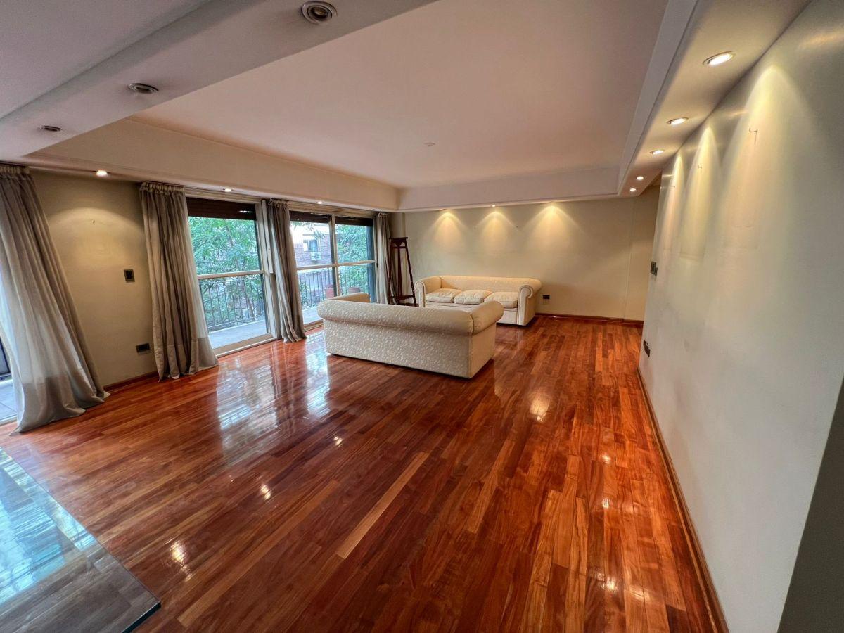 Foto de Departamento de 197 m² · 5 Ambientes con Dependencia · Cochera Fija ·, imagen 1