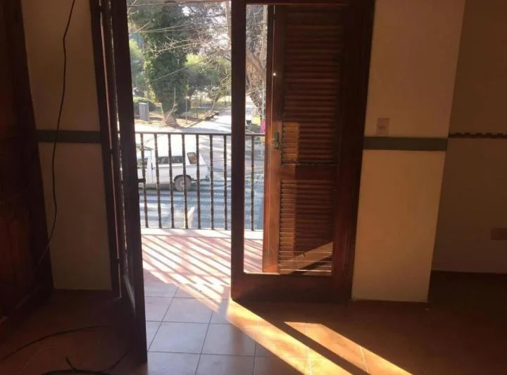 DEPARTAMENTO FRENTE PLAZA LUJAN  3