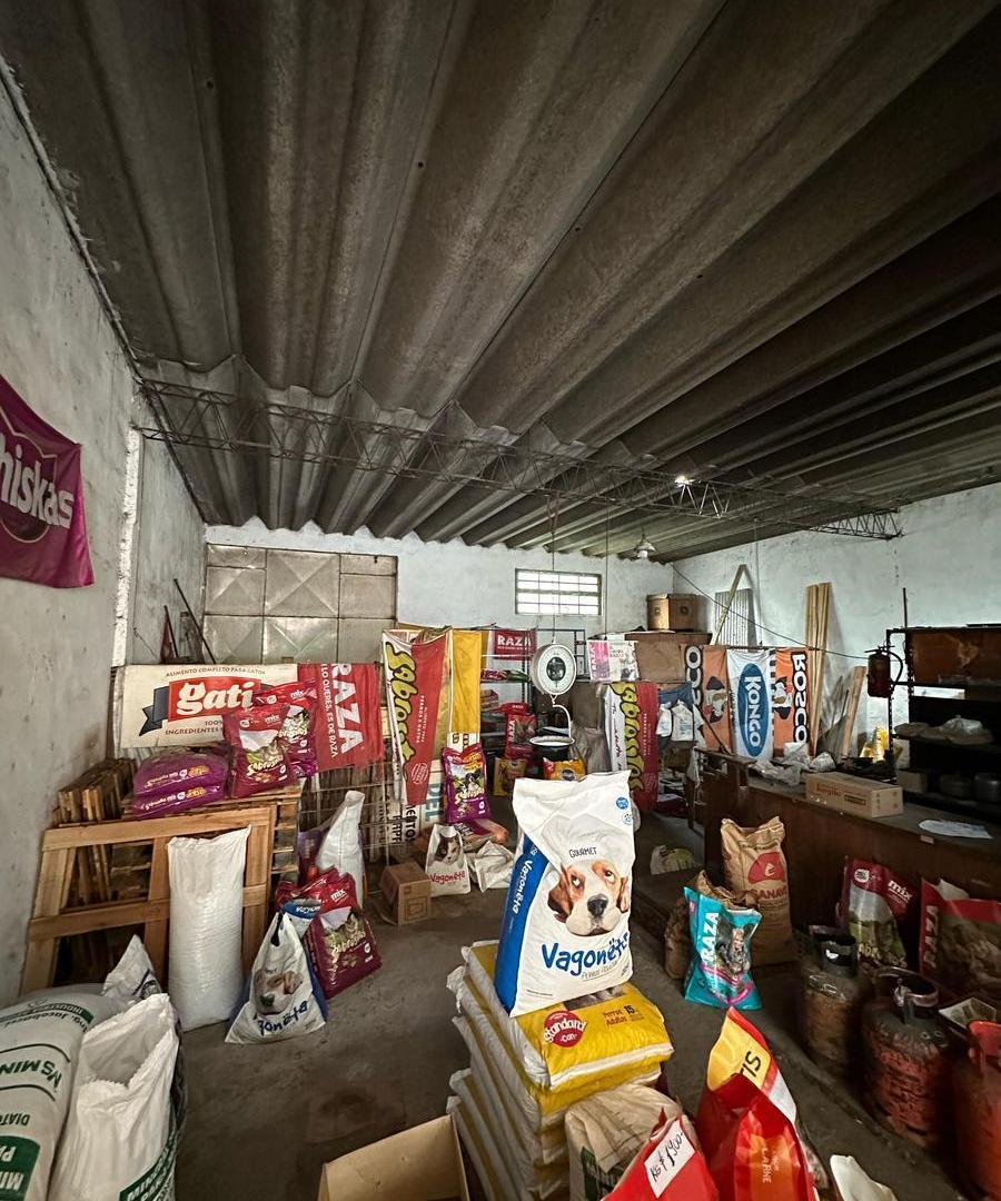 Foto de Casa 3 amb y Galpon de 100 mts cubiertos en Venta sobre lote de 10 x, imagen 3