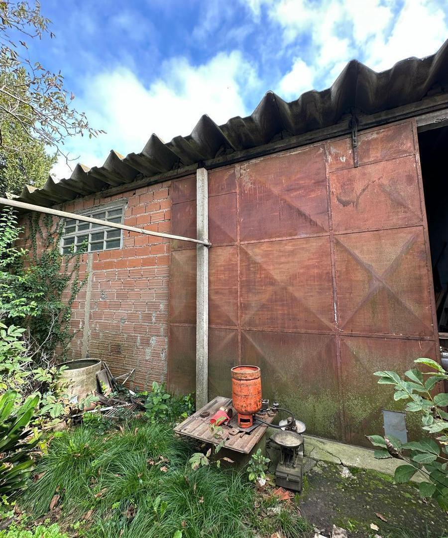 Foto de Casa 3 amb y Galpon de 100 mts cubiertos en Venta sobre lote de 10 x, imagen 4