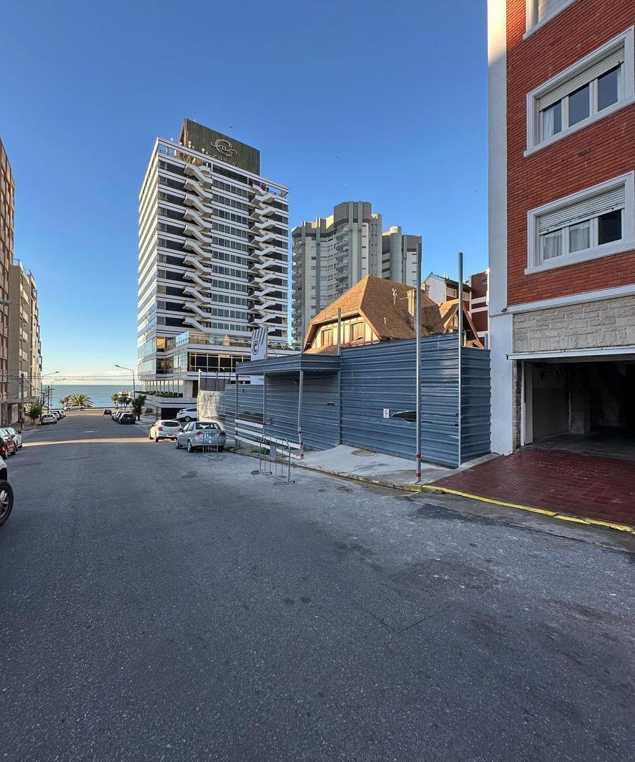 Piso 4 amb con cochera en Venta en Saavedra y Aristobulo del Valle.. Playa Grande
