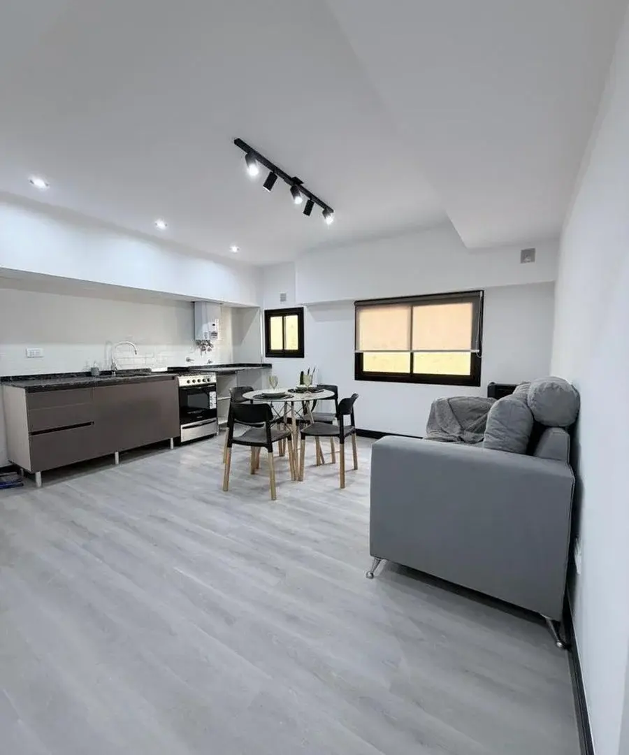 Departamento en venta 2 amb reciclado a metros del mar en lo mejor de La Perla 3