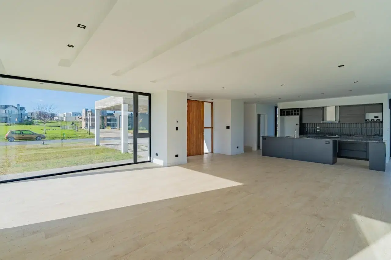 Casa 4 ambientes con vista al lago en Rumenco Joven 5