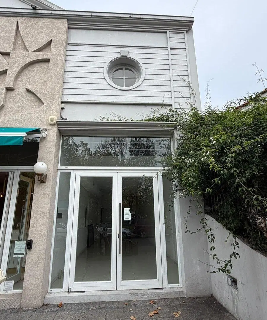 LOCAL EN ALQUILER CORTE MODERNO FRENTA A PLAZA DEL AGUA EN GUEMES 3