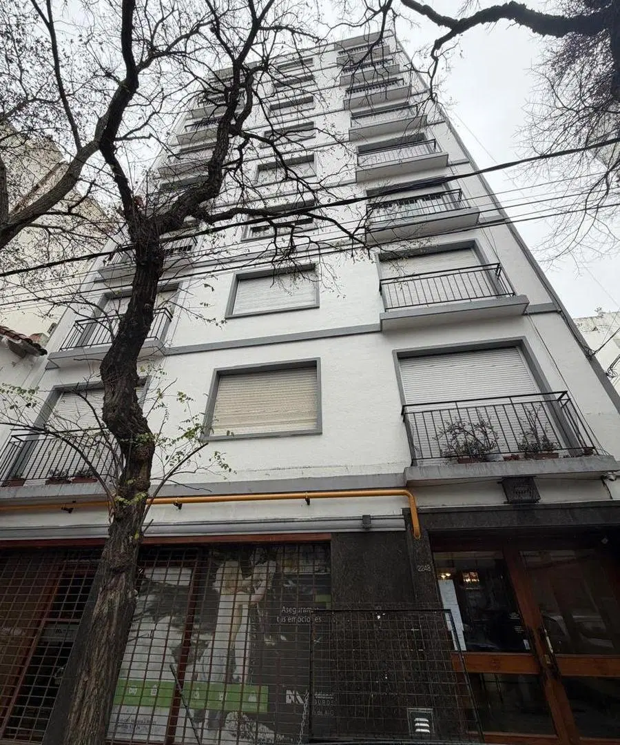Departamento en venta 3 amb mas dependencia al contra frente en lo mejor de Plaza Mitre 4