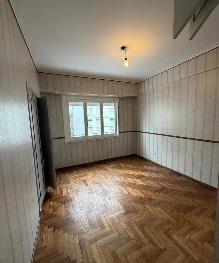 Departamento en venta 3 amb mas dependencia al contra frente en lo mejor de Plaza Mitre 5