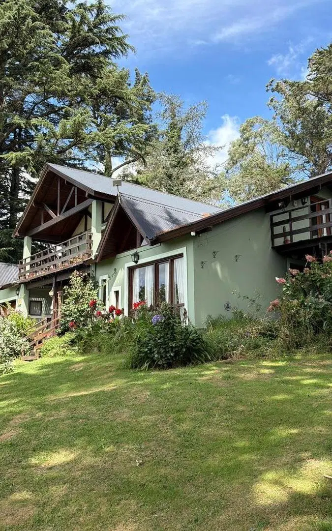 CASA EN VENTA 6 AMBIENTES RETASADA CON GARAGE, QUINCHO Y PILETA EN LO MEJOR DE SIERRA DE LOS PADRES 8