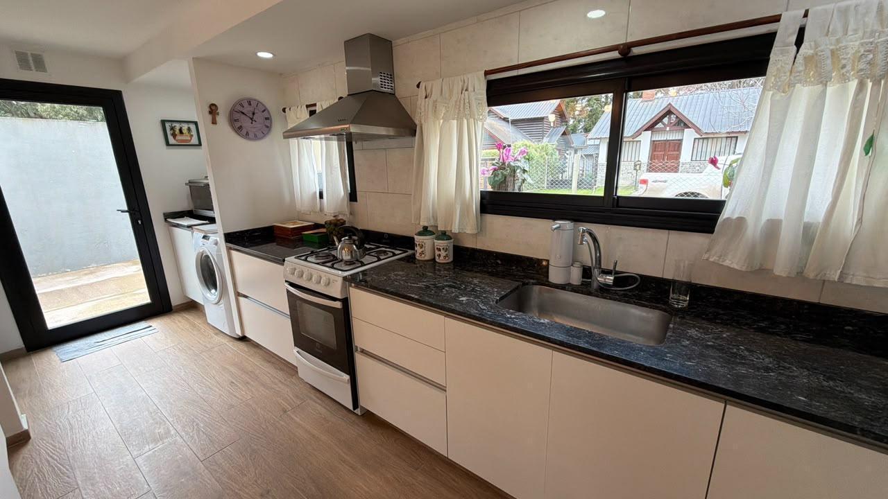 Foto de CASA 3 AMB EN VENTA CON PARQUE EN LO MEJOR DEL BOSQUE PERALTA RAMOS, imagen 5