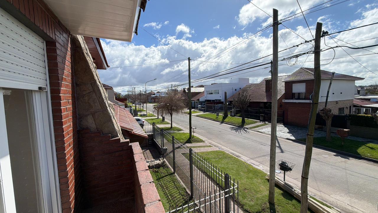 Foto de CASA 4 AMB CON GARAGE EN VENTA EN LO MEJOR DE COLINA DE PERALTA RAMOS, imagen 5