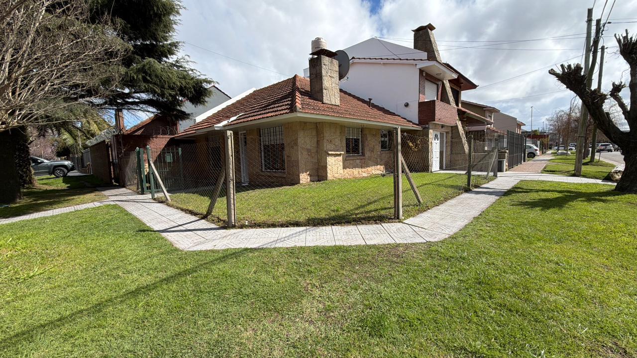 Foto de CASA 4 AMB CON GARAGE EN VENTA EN LO MEJOR DE COLINA DE PERALTA RAMOS, imagen 4