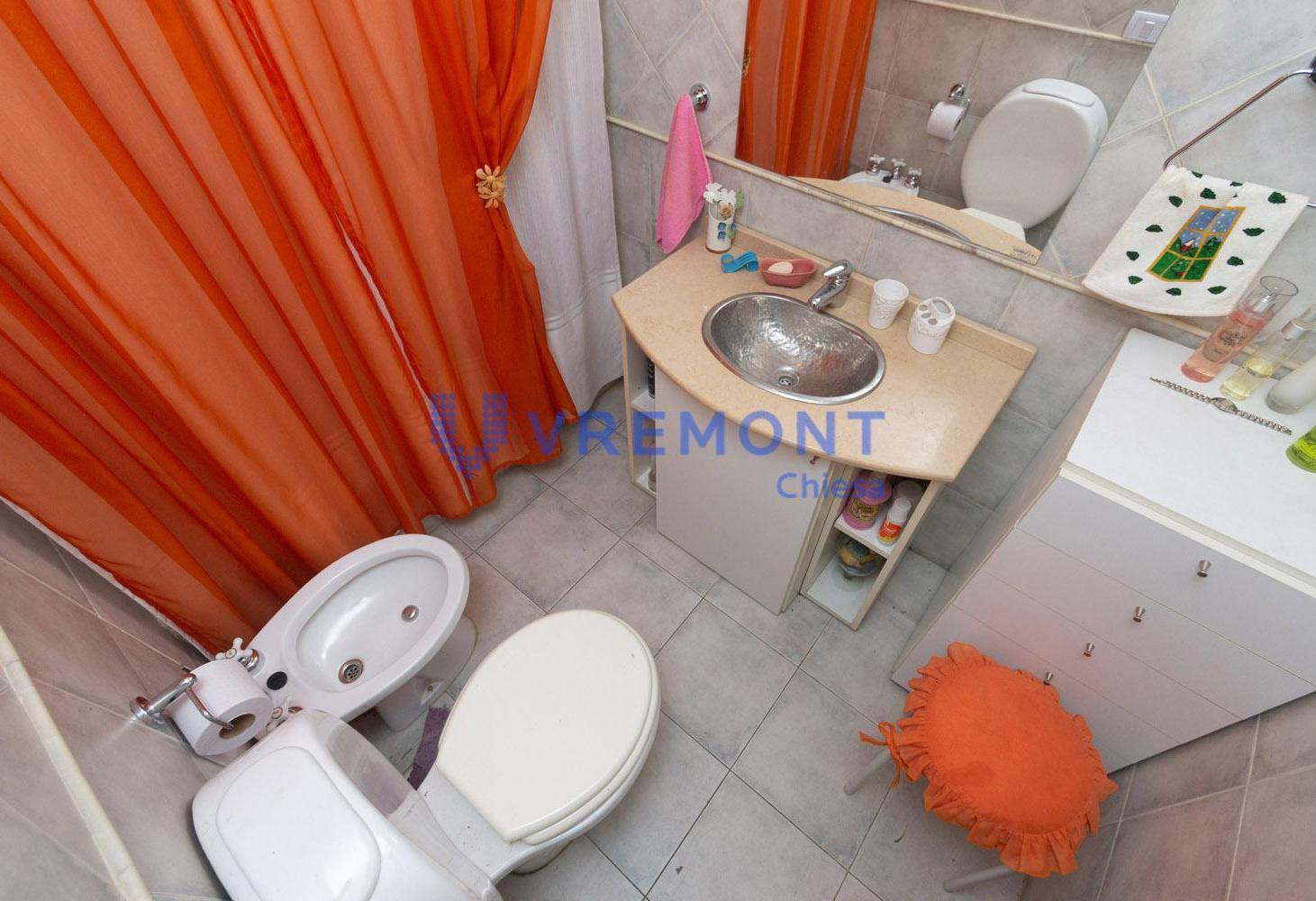 Foto de Departamento de 2 ambientes al frente con balcón y cochera, imagen 2