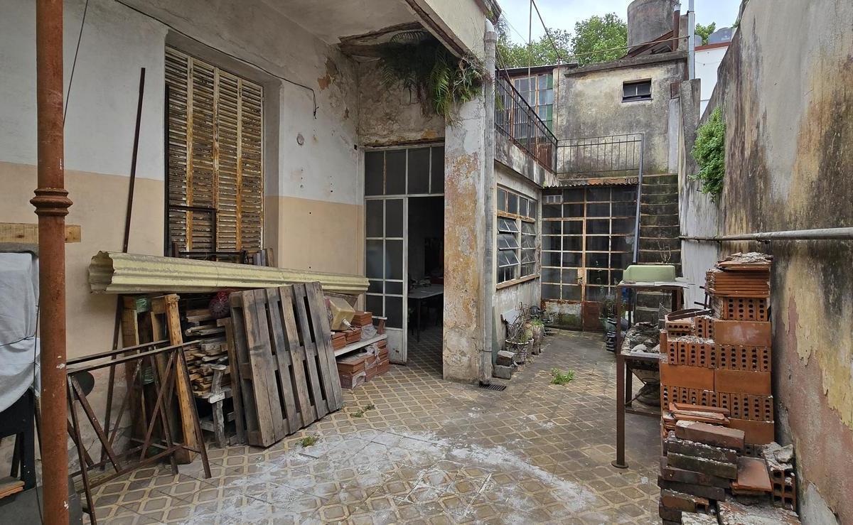 Lote con Casa a Reciclar 2