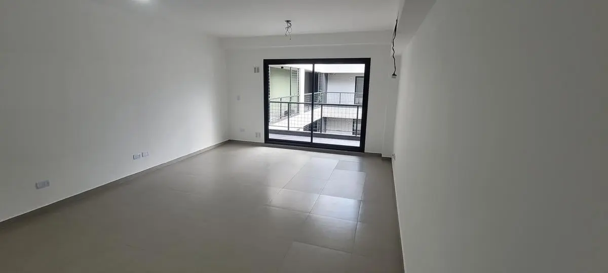 Hermoso monoambiente con balcon - Liniers 3