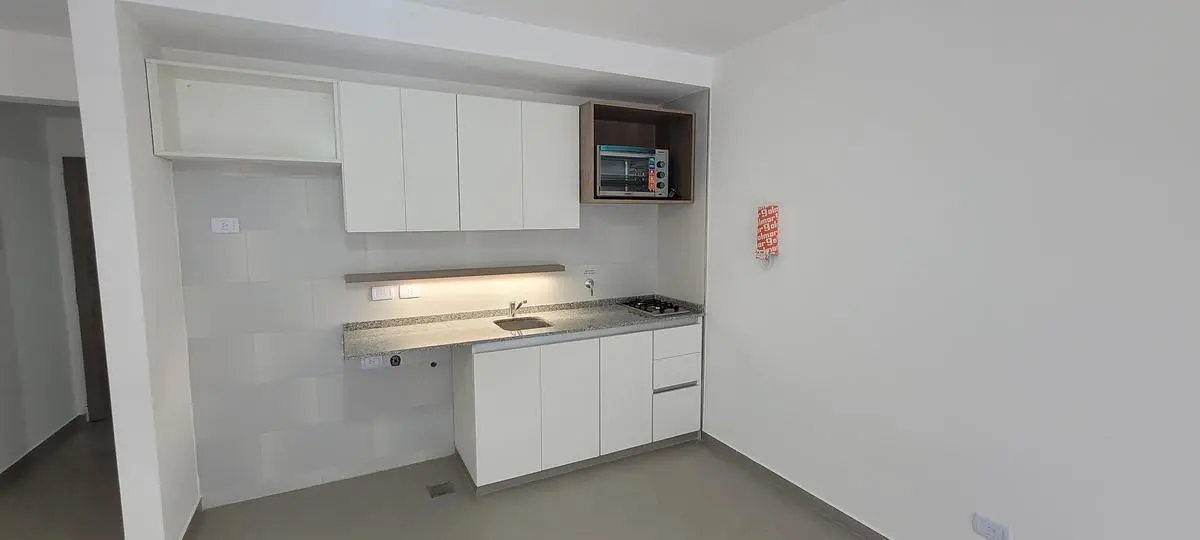 Hermoso monoambiente con balcon - Liniers 5