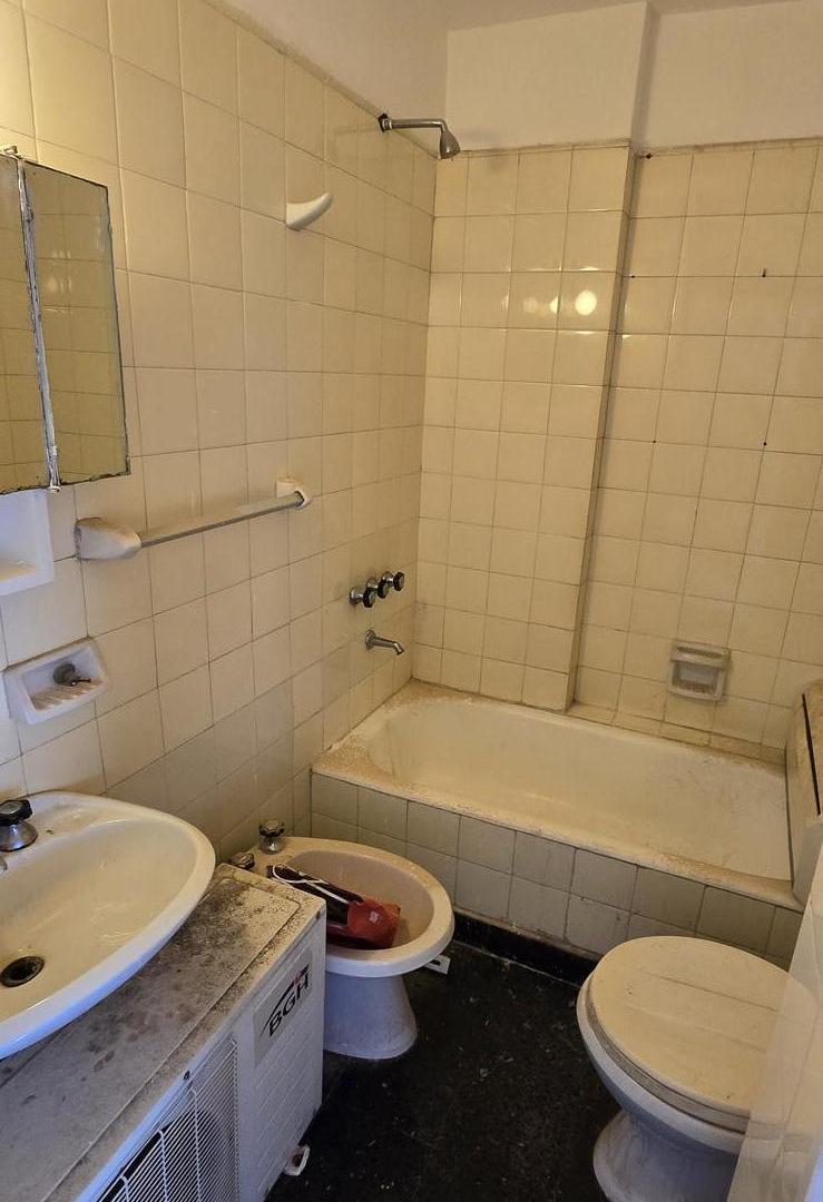 Foto de ALQUILER - Hermoso Departamento 2 ambientes con balcón - Villa Luro, imagen 3
