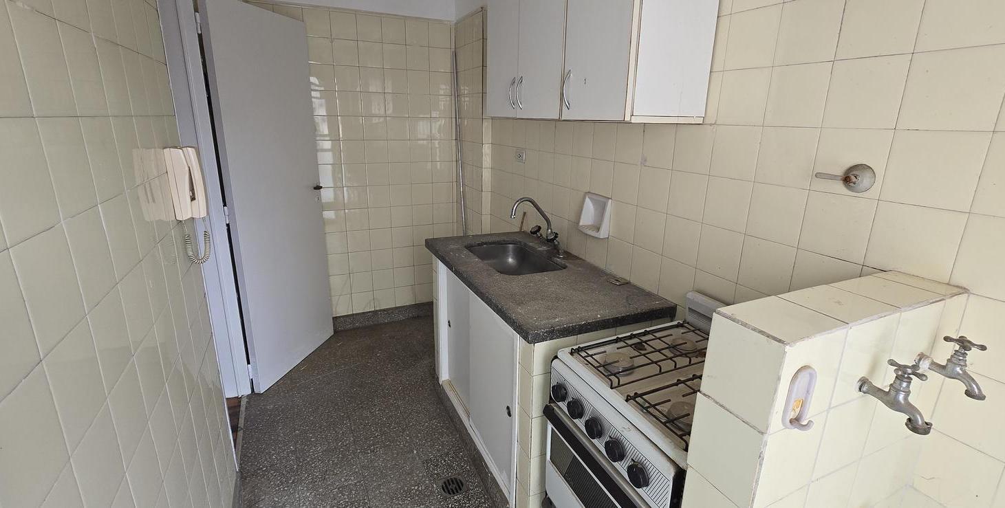 Foto de ALQUILER - Hermoso Departamento 2 ambientes con balcón - Villa Luro, imagen 1