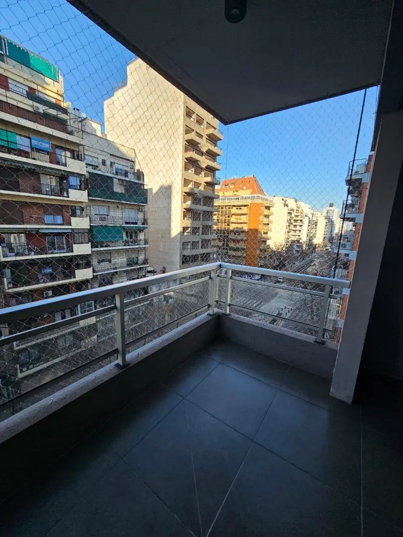 ALQUILER MONOAMBIENTE DIVISIBLE - AV LA PLATA 351 2