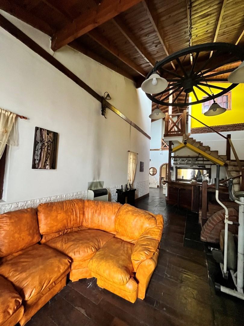 Foto de Casa Chalet en Alquiler en Bernal Oeste, Bernal, Quilmes, imagen 2