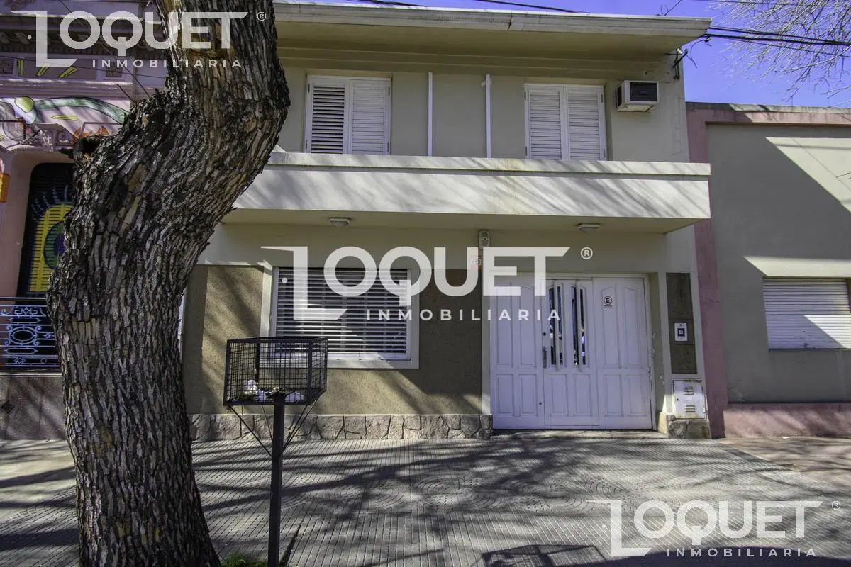 Casa 3 dormitorios en Candioti Sur, con cochera y pileta 2