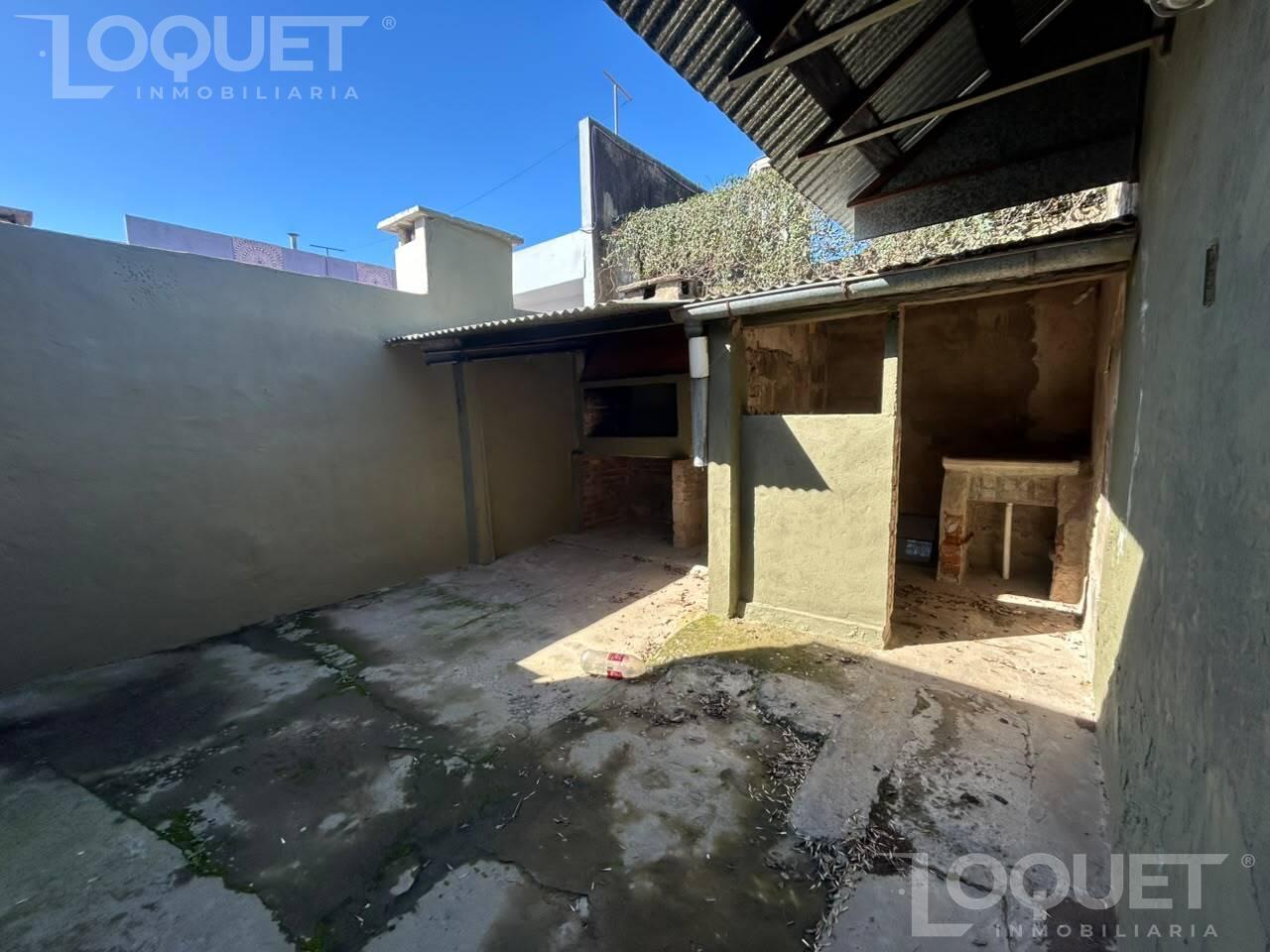Foto de Casa a refaccionar en barrio los hornos, imagen 2