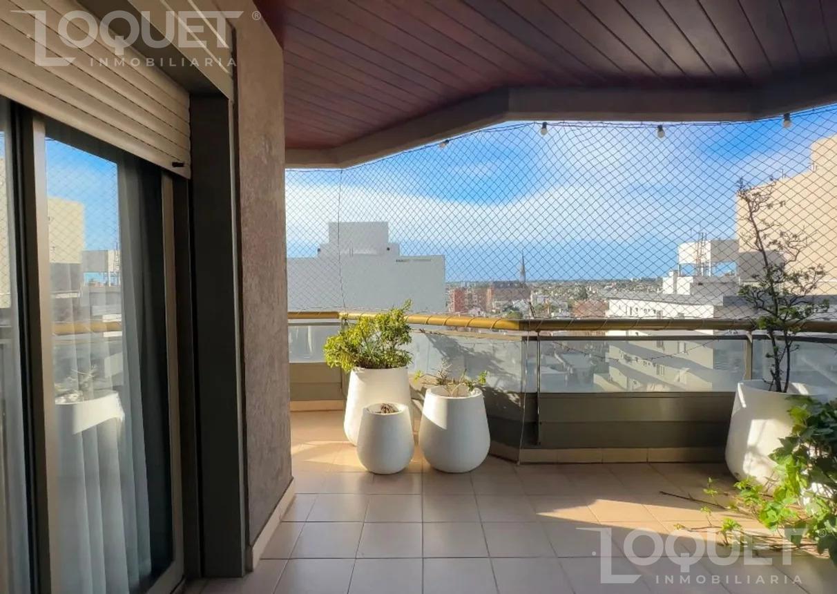 Foto de Piso de Categoria de 3 dormitorios y 2 cocheras sobre Boulevard Gálvez, imagen 2