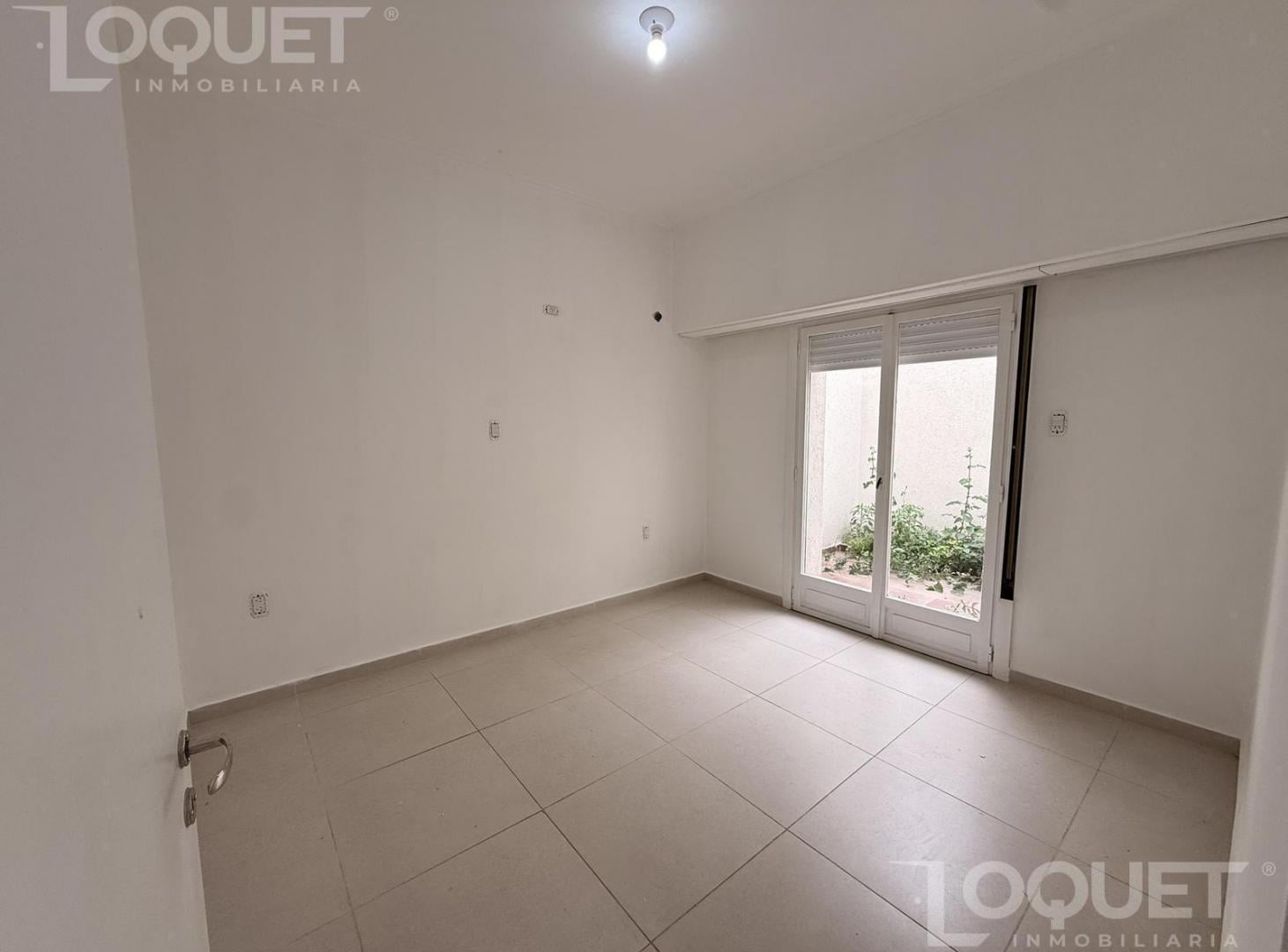 Foto de Venta de Casa interna refaccionada de dos dormitorios en Fomento 9 de, imagen 2