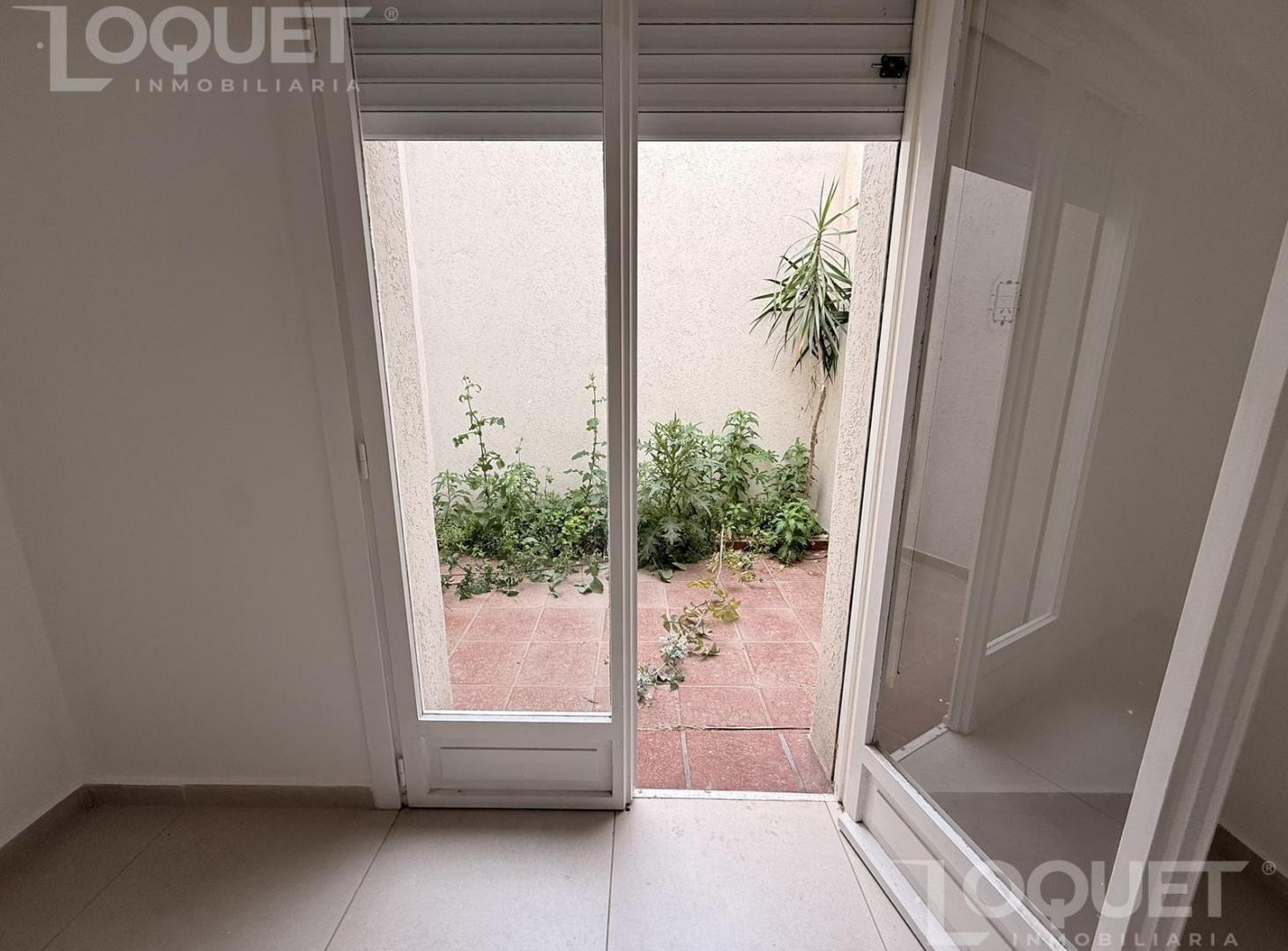 Foto de Venta de Casa interna refaccionada de dos dormitorios en Fomento 9 de, imagen 5