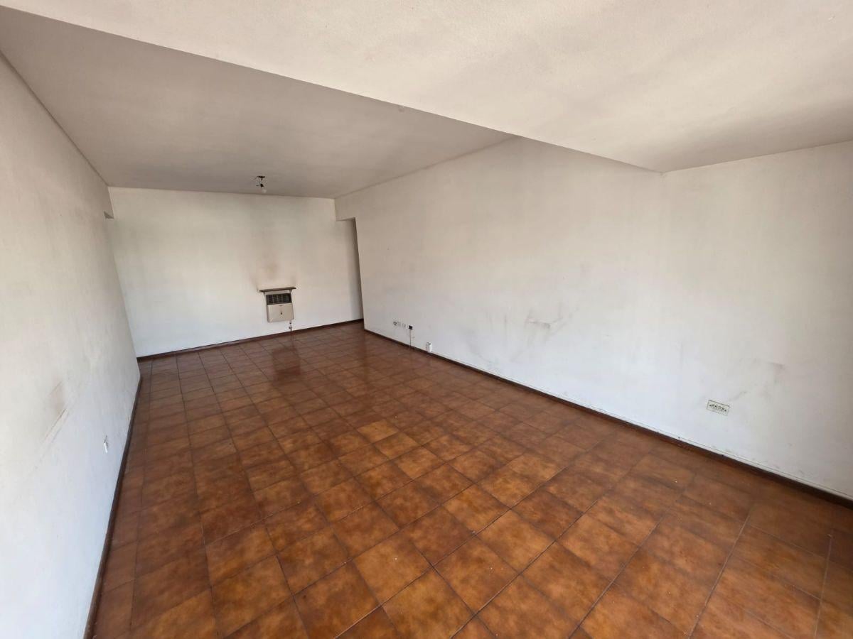 Foto de Departamento de 76 m² con 2 dormitorios en venta en Balvanera, imagen 3