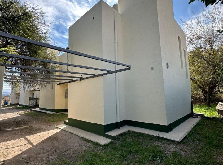 B° V. Rivera Indarte | 2 Dorm. C/ Cochera | Asador y Patio 1