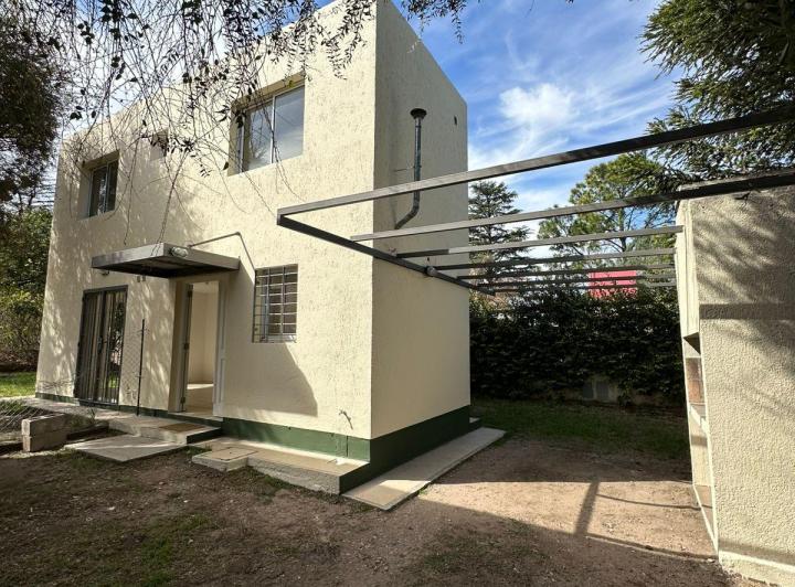 B° V. Rivera Indarte | 2 Dorm. C/ Cochera | Asador y Patio 4