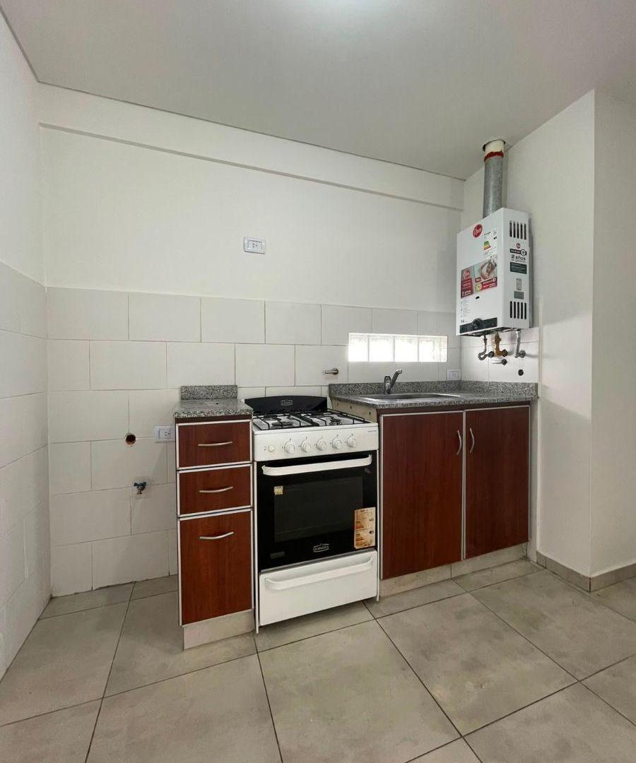 Foto de B° General Paz | 1 Dorm. c/ Balcón | Hermosa zona, imagen 3