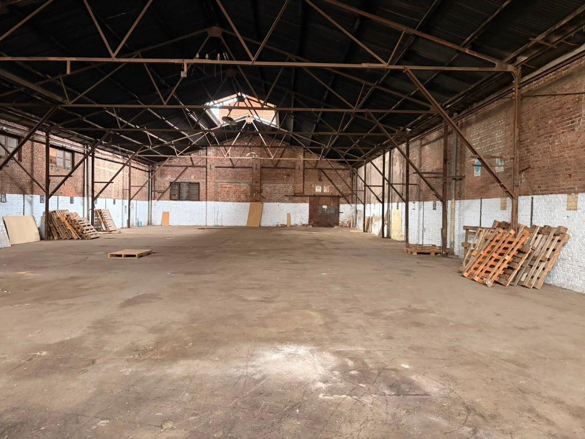 Foto de Bº San Vicente | Gran Galpón c/ 4 oficinas y Comedor., imagen 4