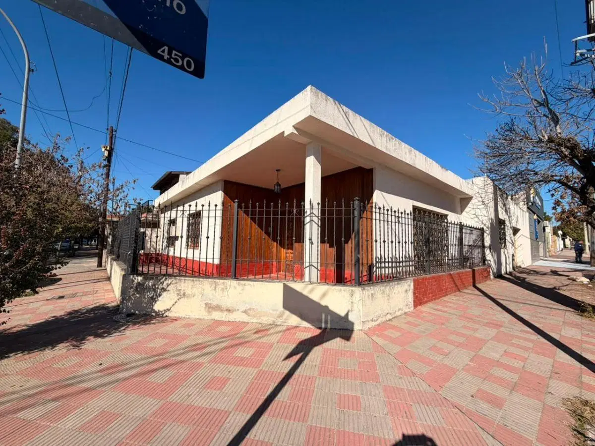 Bº Alto Alberdi - 3 Dorm. c/ cochera - a mts de Duartes Quirós 4