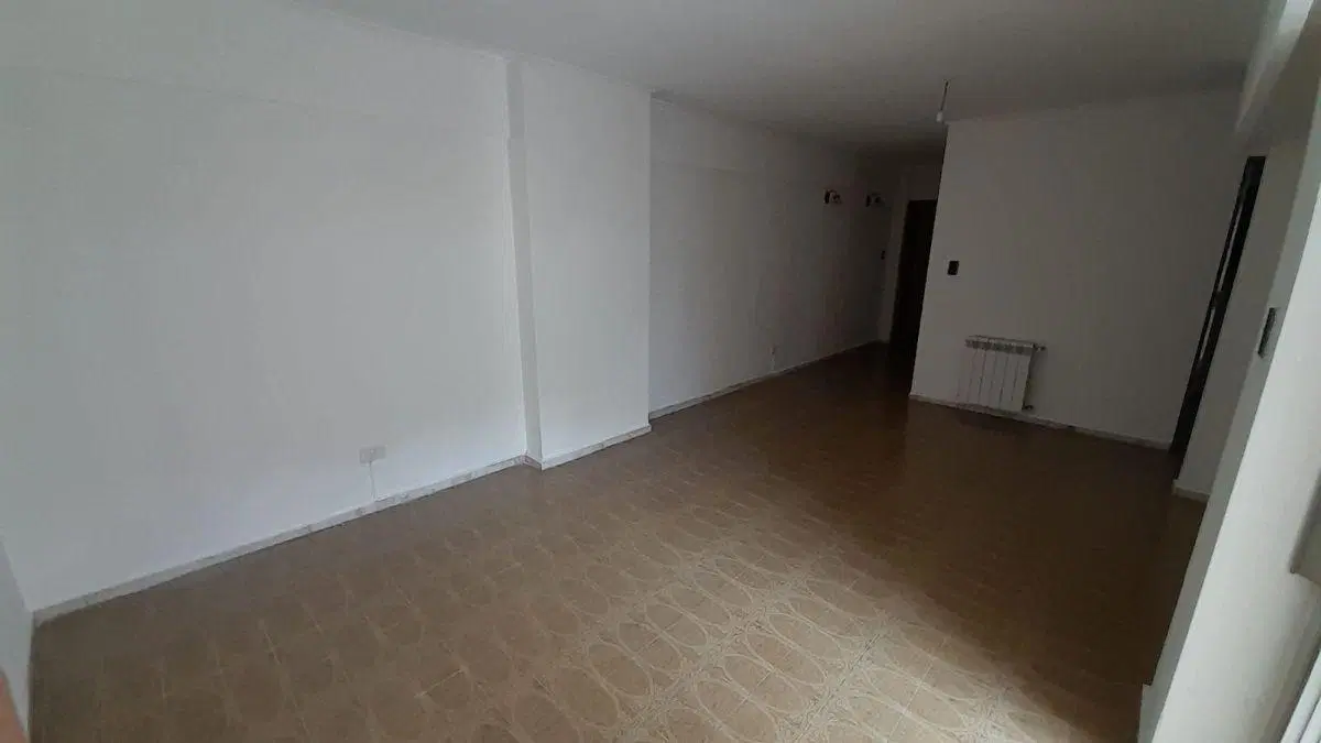 B° Alberdi | Amplio depto. | 3 Dorm. c/ balcon y patio | prox. Plaza Colon 2