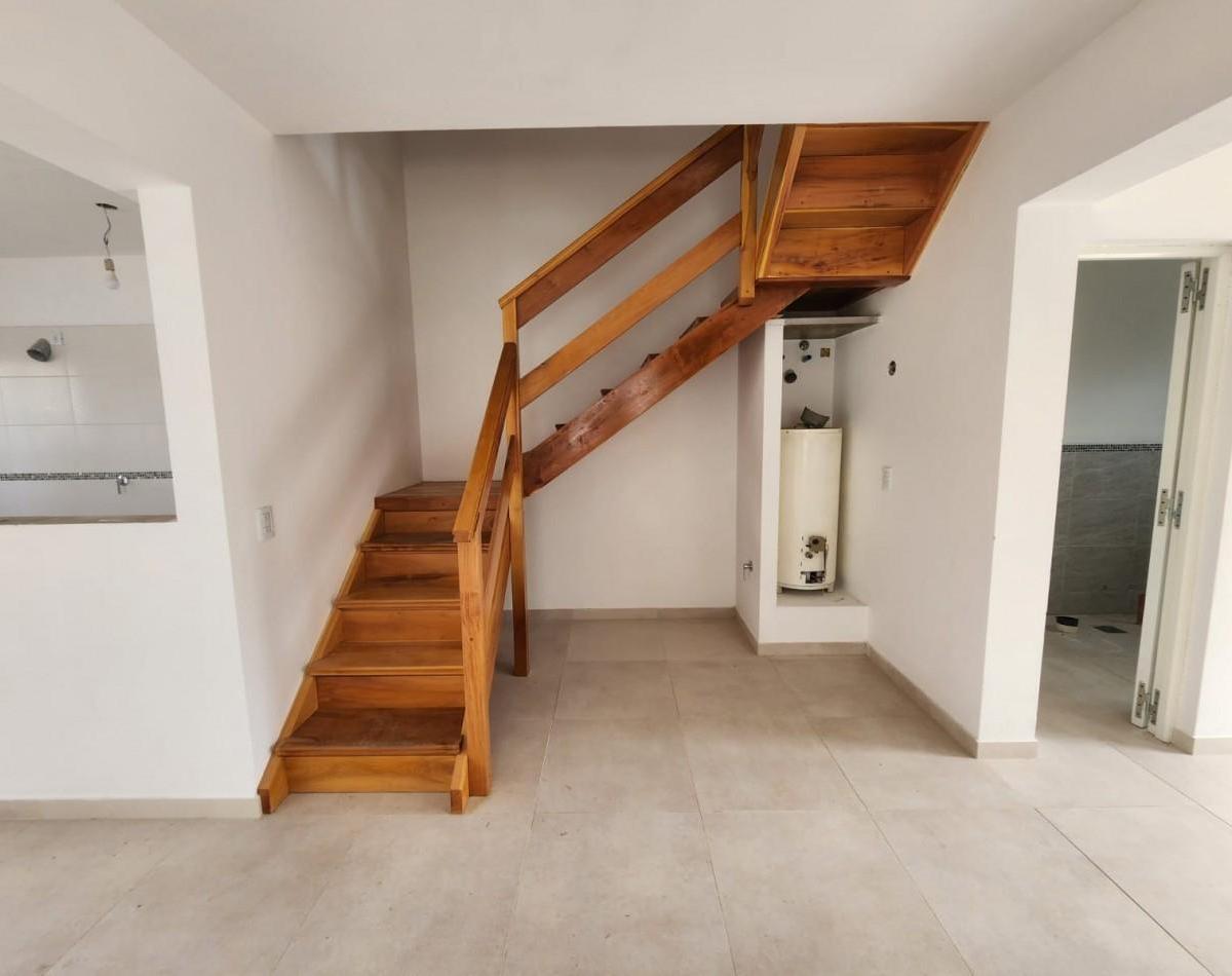 Casa a estrenar en Condominio la Casona del Parque. Pinamar.