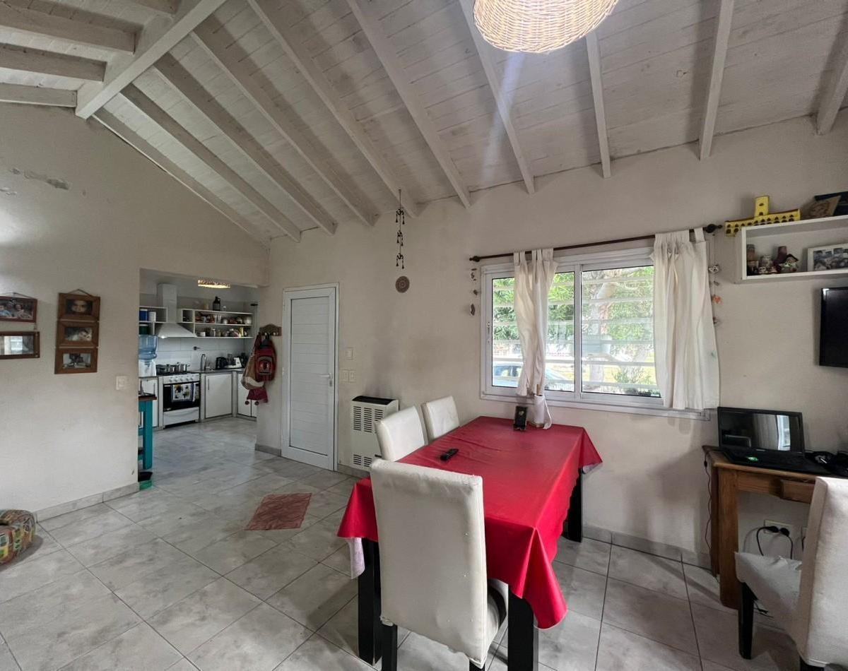Casa 3 Ambientes con Amplio Jardin en Ostende