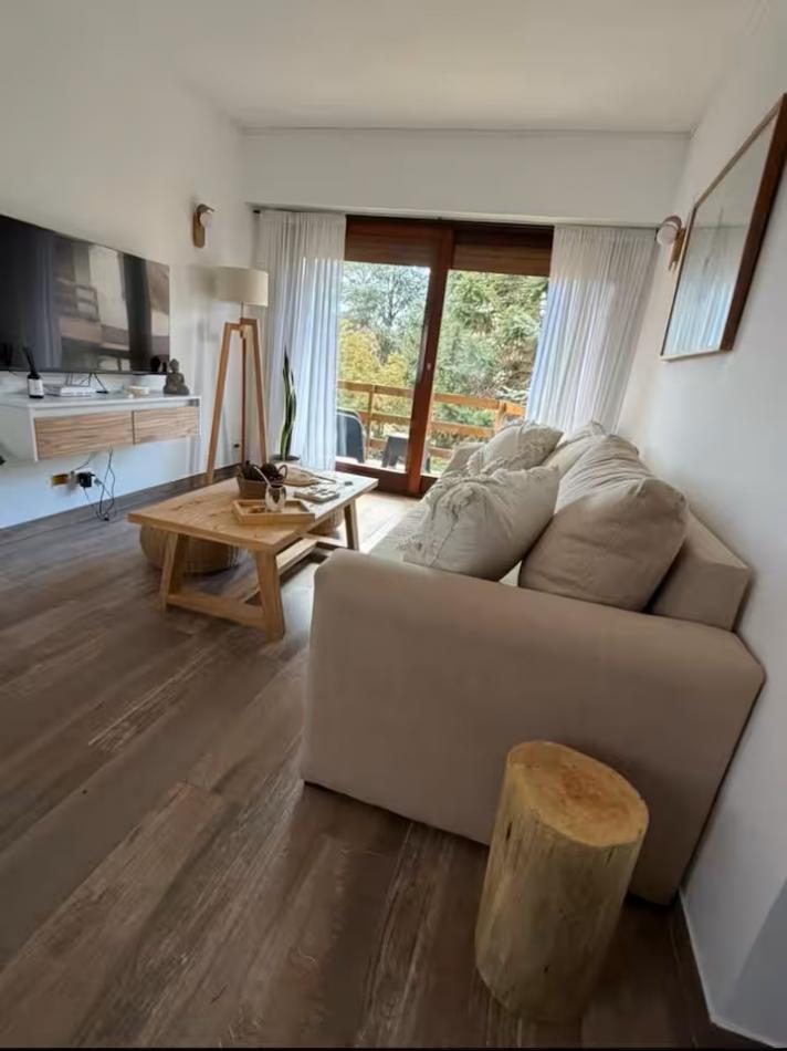 Foto de Venta Departamento 2 ambientes con cochera remodelado Pinamar, imagen 2