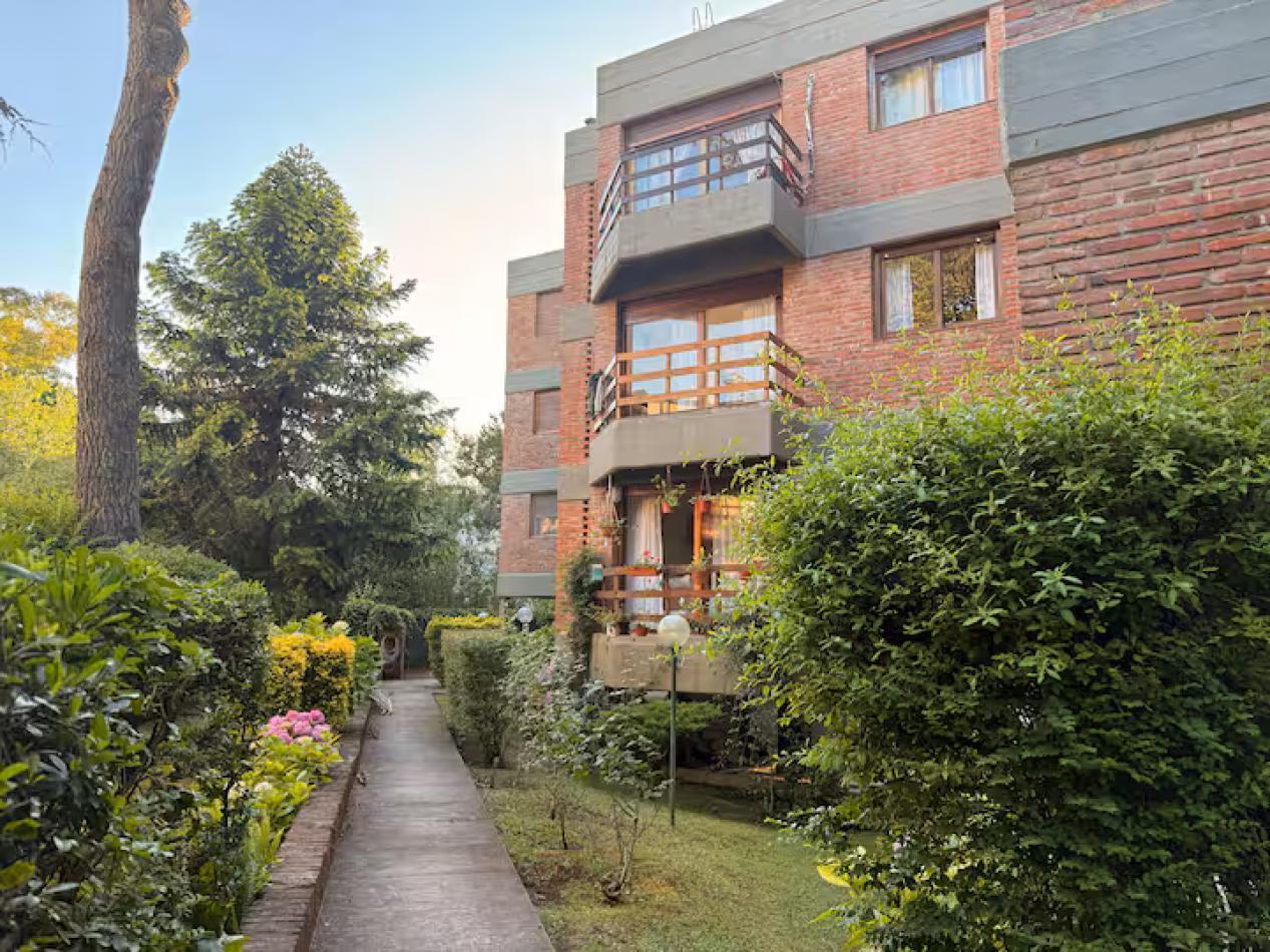 Foto de Venta Departamento 2 ambientes con cochera remodelado Pinamar, imagen 1