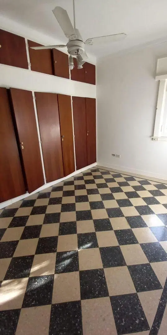 Casa todo PB en esquina de 4 amb con patio y 2 baños 3