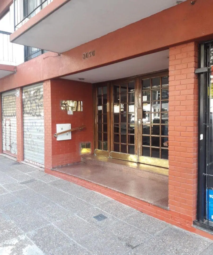 Precioso Dpto de 2 amb + Division Movil con balcon y cocina separada. Apto Prof o Vivienda 4