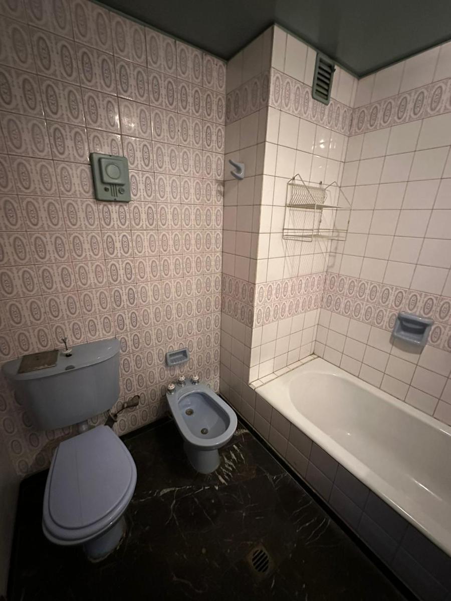 Departamento con Cochera en Venta en Peatonal Sarmiento, Ciudad 2